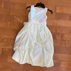 Flowergirl dress Kids’ size 5-6